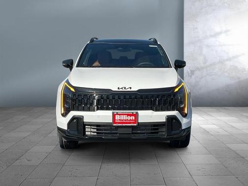 Glacial White Pearl 2026 Kia Sportage X-Line