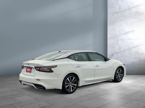 2023 Nissan Maxima SL