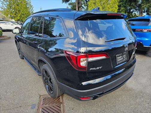 2022 Honda Pilot AWD Black Edition