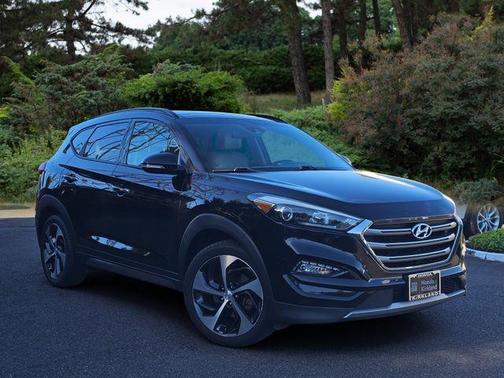 Black Noir Pearl 2016 Hyundai TUCSON Limited