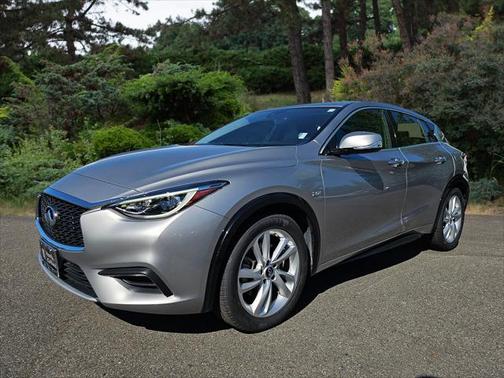 2017 INFINITI QX30 Base