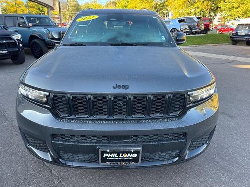 2023 Jeep Grand Cherokee L Laredo