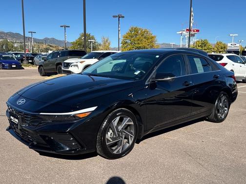 2024 Hyundai ELANTRA Limited