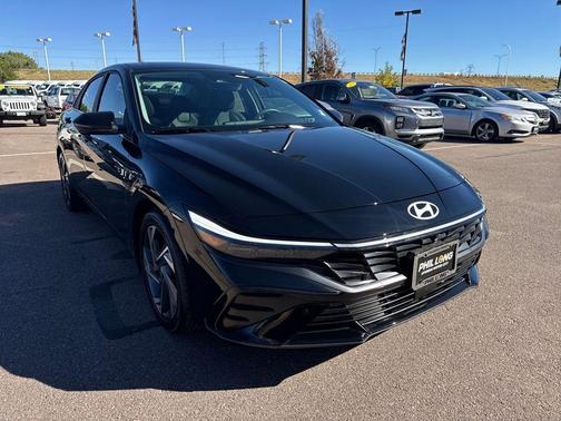 2024 Hyundai ELANTRA Limited