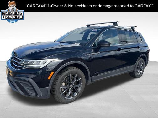 Deep Black Pearl Effect 2024 Volkswagen Tiguan 2.0T SE
