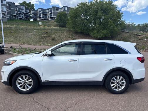 Snow White Pearl 2019 Kia Sorento LX
