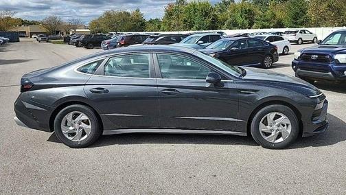 2025 Hyundai SONATA SE