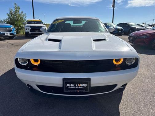 2017 Dodge Challenger SXT