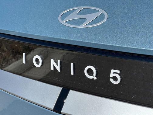 2025 Hyundai IONIQ 5 SEL