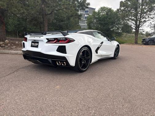 Arctic White 2021 Chevrolet Corvette Stingray w/3LT