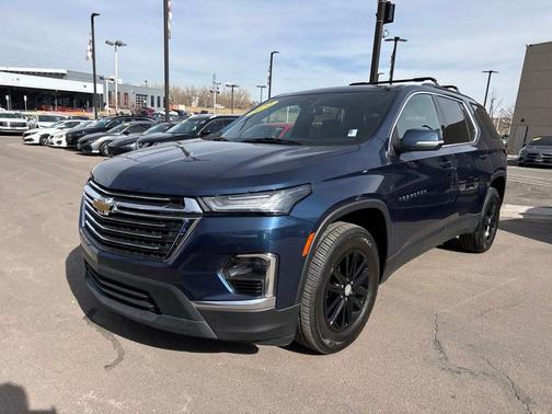 2022 Chevrolet Traverse LT Cloth