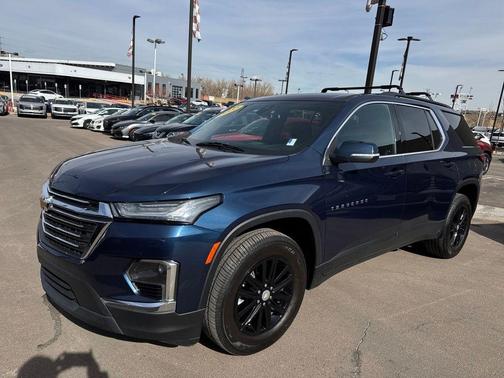 2022 Chevrolet Traverse LT Cloth