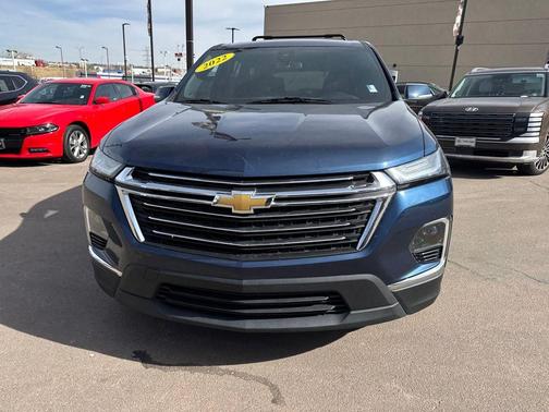 2022 Chevrolet Traverse LT Cloth