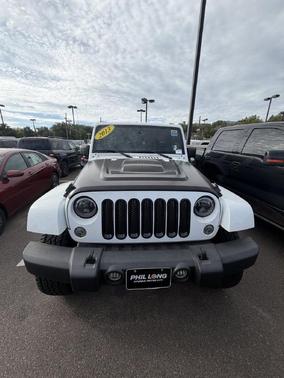 Bright White Clearcoat 2013 Jeep Wrangler Unlimited Sahara