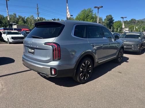 Everlasting Silver 2025 Kia Telluride SX-Prestige