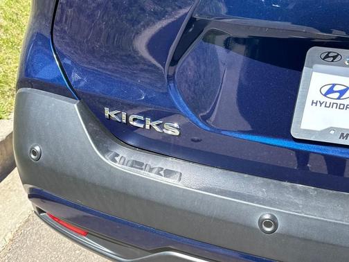 2020 Nissan Kicks SR