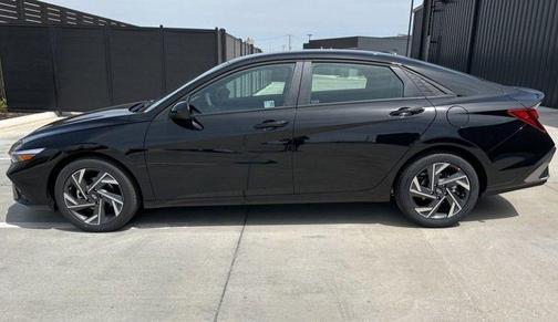 2025 Hyundai ELANTRA HEV SEL Sport