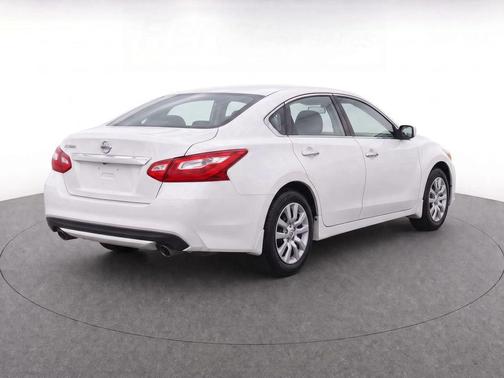 Pearl White 2016 Nissan Altima 2.5 S