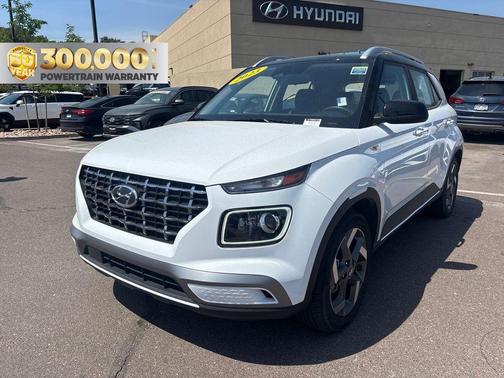Ceramic White 2023 Hyundai VENUE Limited
