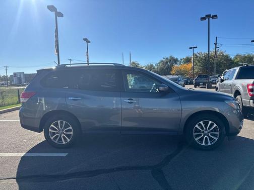2015 Nissan Pathfinder SV