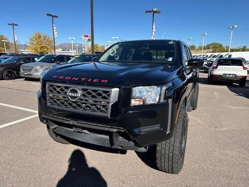 2022 Nissan Frontier SV