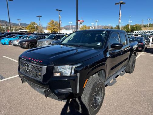 2022 Nissan Frontier SV