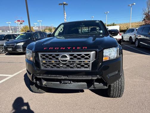 2022 Nissan Frontier SV