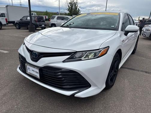 2019 Toyota Camry Hybrid LE