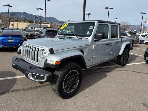 2023 Jeep Gladiator Overland