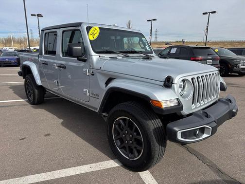 2023 Jeep Gladiator Overland