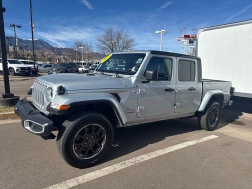 2023 Jeep Gladiator Overland