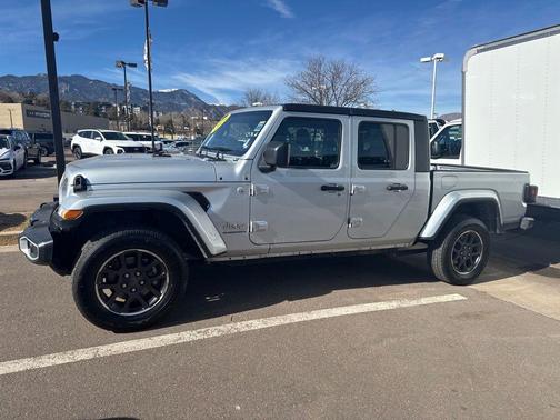 2023 Jeep Gladiator Overland