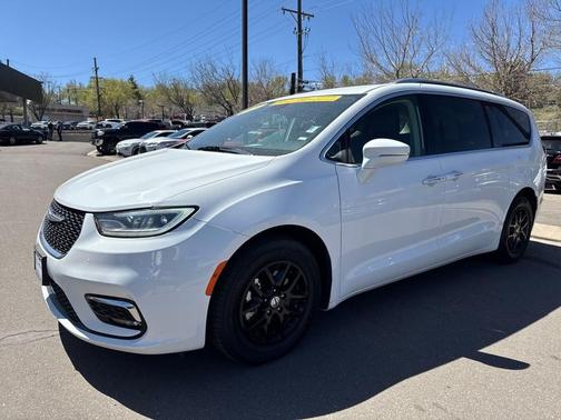2021 Chrysler Pacifica Touring-L