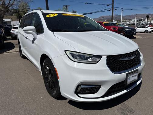 2021 Chrysler Pacifica Touring-L