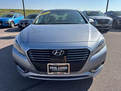 2017 Hyundai SONATA Hybrid Limited
