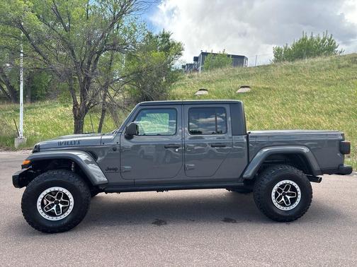 Sting Gray Clearcoat 2021 Jeep Gladiator Sport