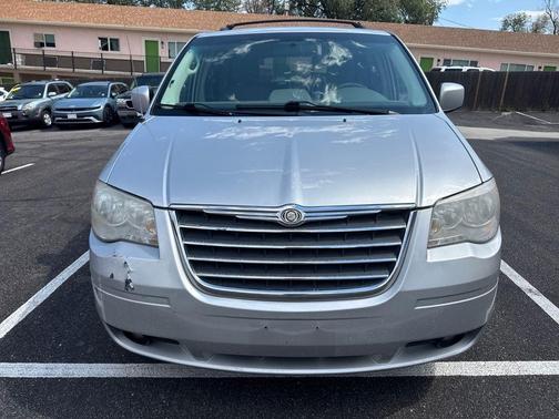 2010 Chrysler Town & Country Touring