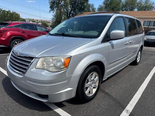 2010 Chrysler Town & Country Touring
