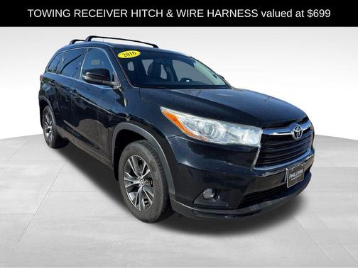 Midnight Black Metallic 2016 Toyota Highlander XLE
