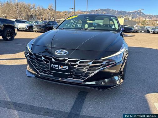 2022 Hyundai ELANTRA Limited