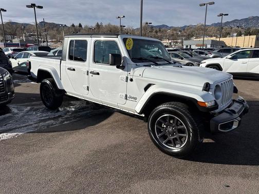 2023 Jeep Gladiator Overland