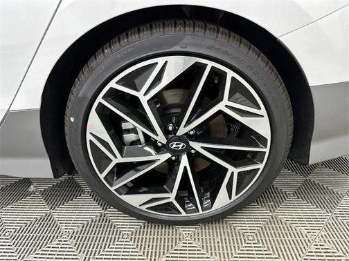 2025 Hyundai IONIQ 6 SEL