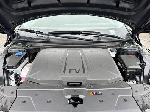 2025 Hyundai IONIQ 5 SE