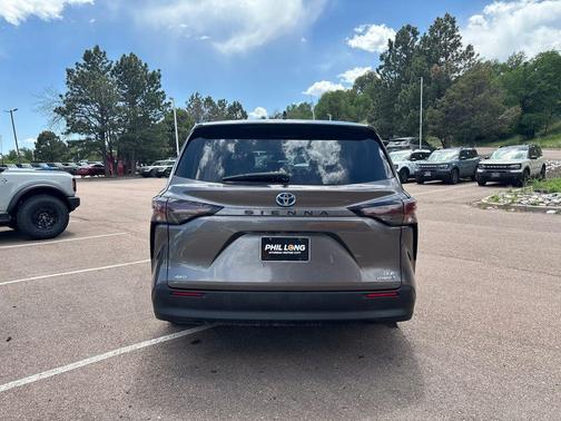 Predawn Gray Mica 2023 Toyota Sienna LE