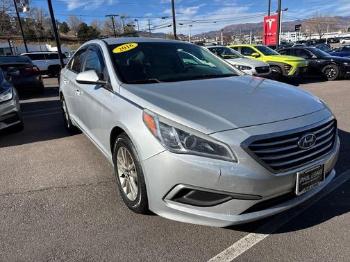 2016 Hyundai SONATA SE