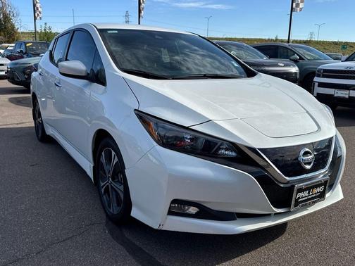 2022 Nissan Leaf SV