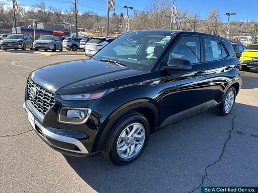 2022 Hyundai VENUE SE