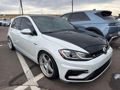 2019 Volkswagen Golf R 2.0T w/DCC & Navigation