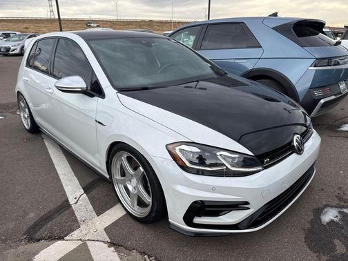 2019 Volkswagen Golf R 2.0T w/DCC & Navigation