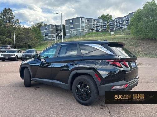 Black Pearl 2024 Hyundai TUCSON SEL